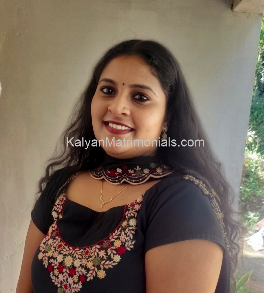 MB37958, Litty Maria Thomas