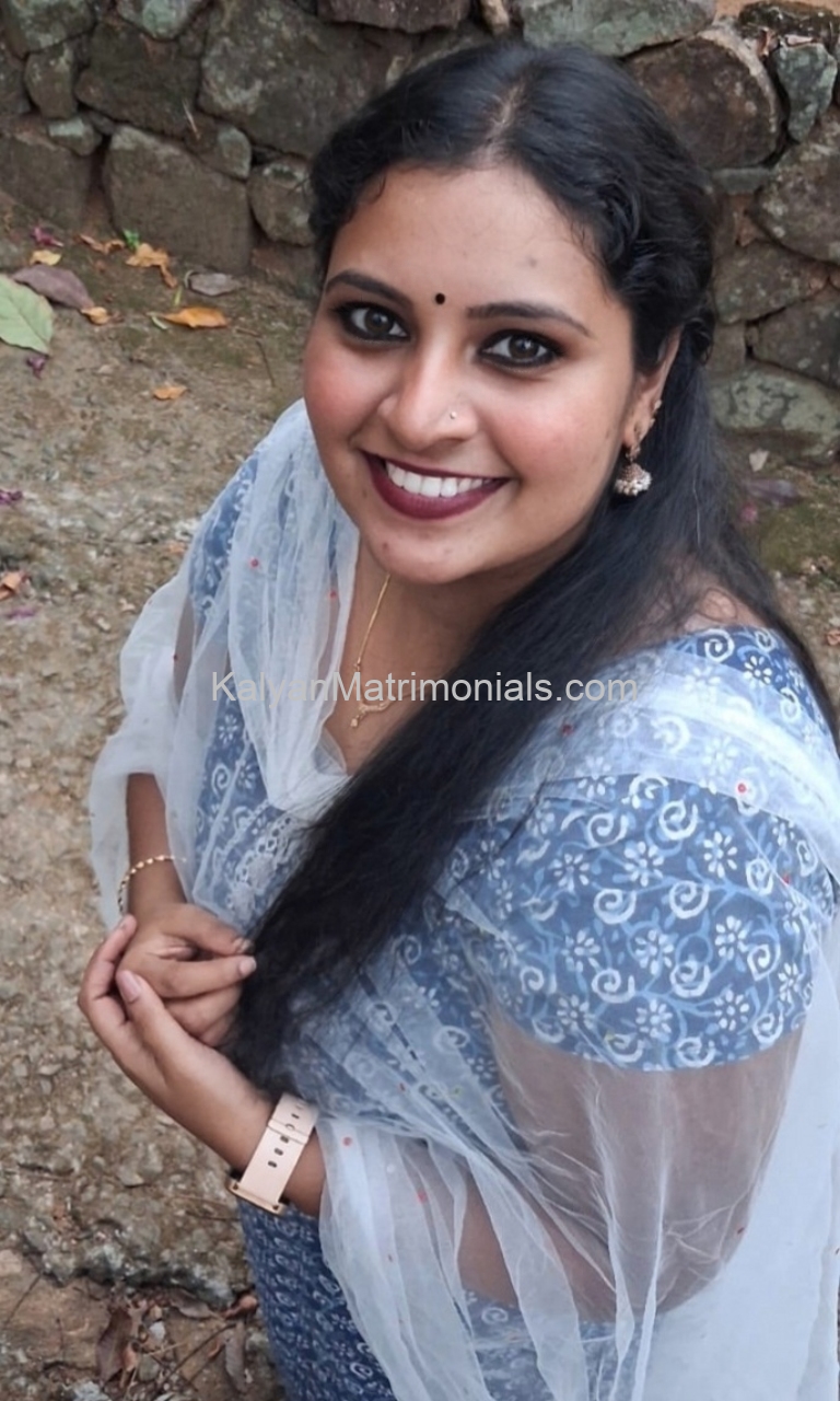 MB37958, Litty Maria Thomas